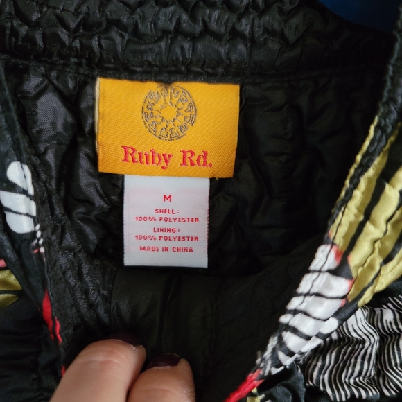 Ruby Rd jacket. Could be formal or business casual. Size medium. - Picture 4 of 4